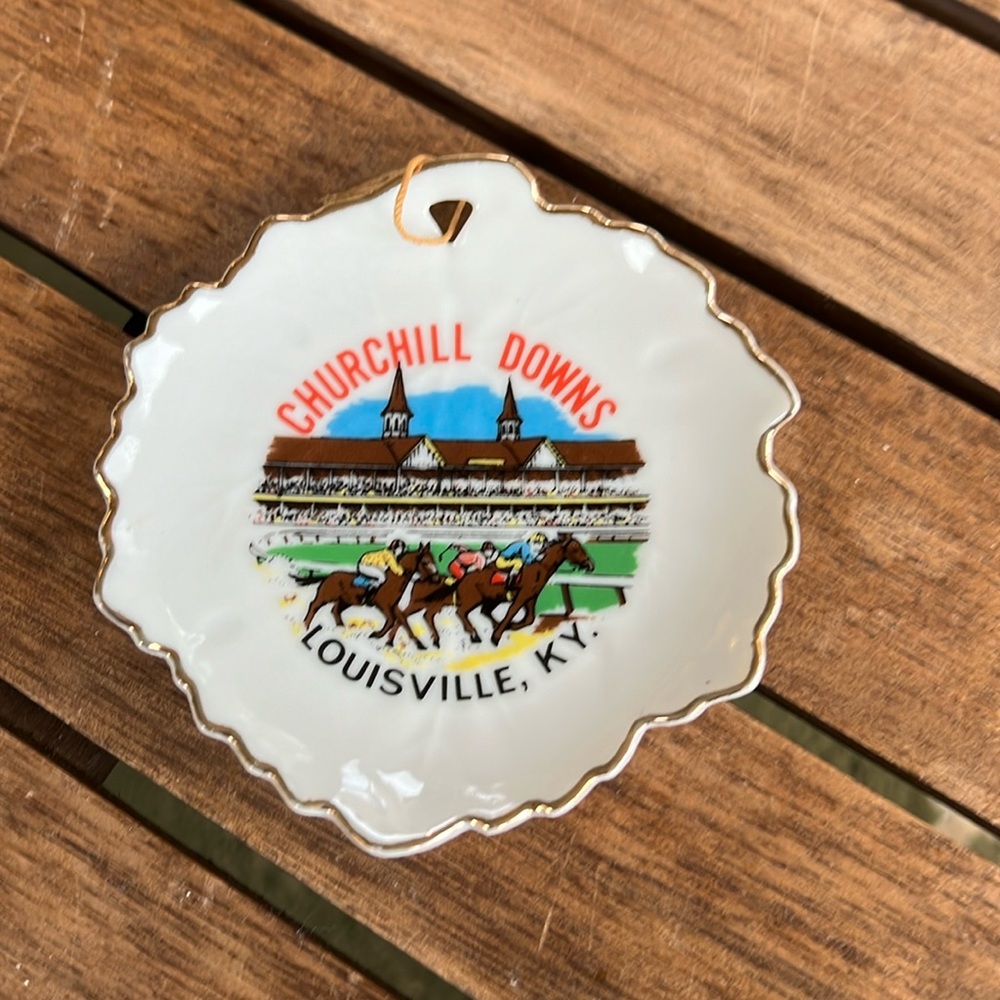 Vintage Churchill Downs Collectors Souvenir Plate